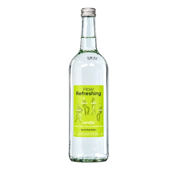 Water Concepts - Glazen fles water met logo en etiket